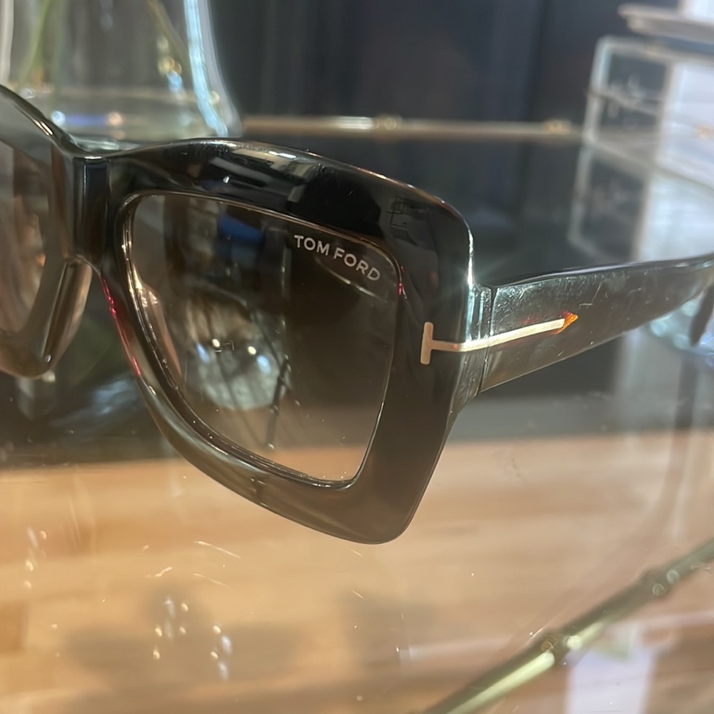 Tom Ford Brown Tortoise Rectangle Sunglasses with… - image 2